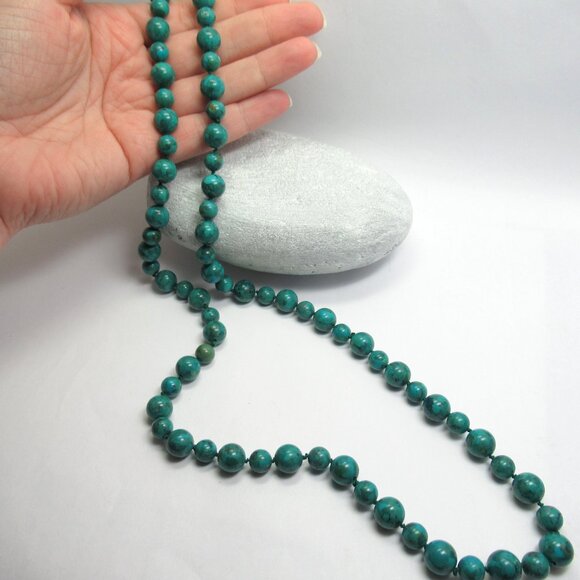 Hand Knotted Turquoise bead necklace - Picture 8 of 11